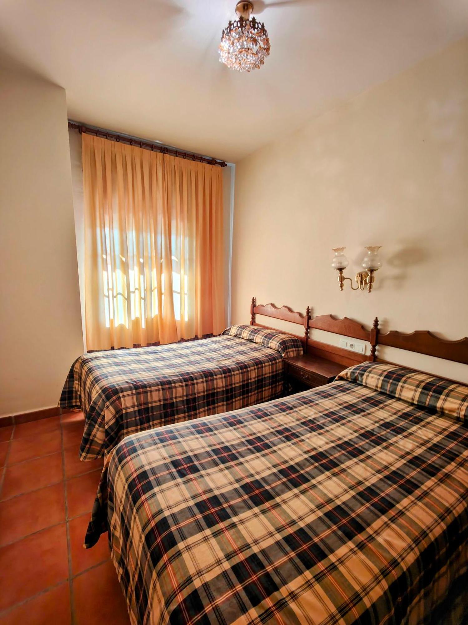 Hostal Montemayor Montemayor del Rio Экстерьер фото
