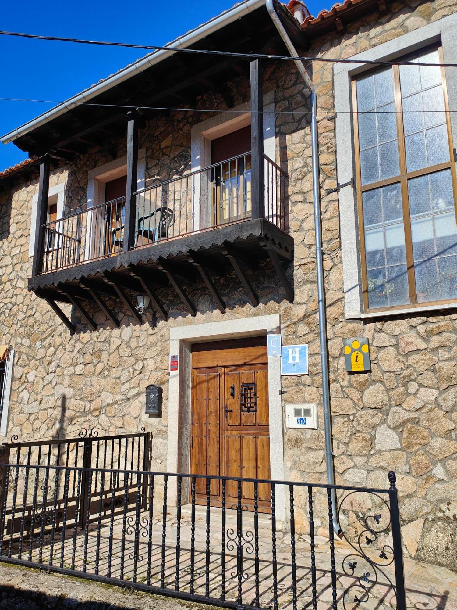 Hostal Montemayor Montemayor del Rio Экстерьер фото